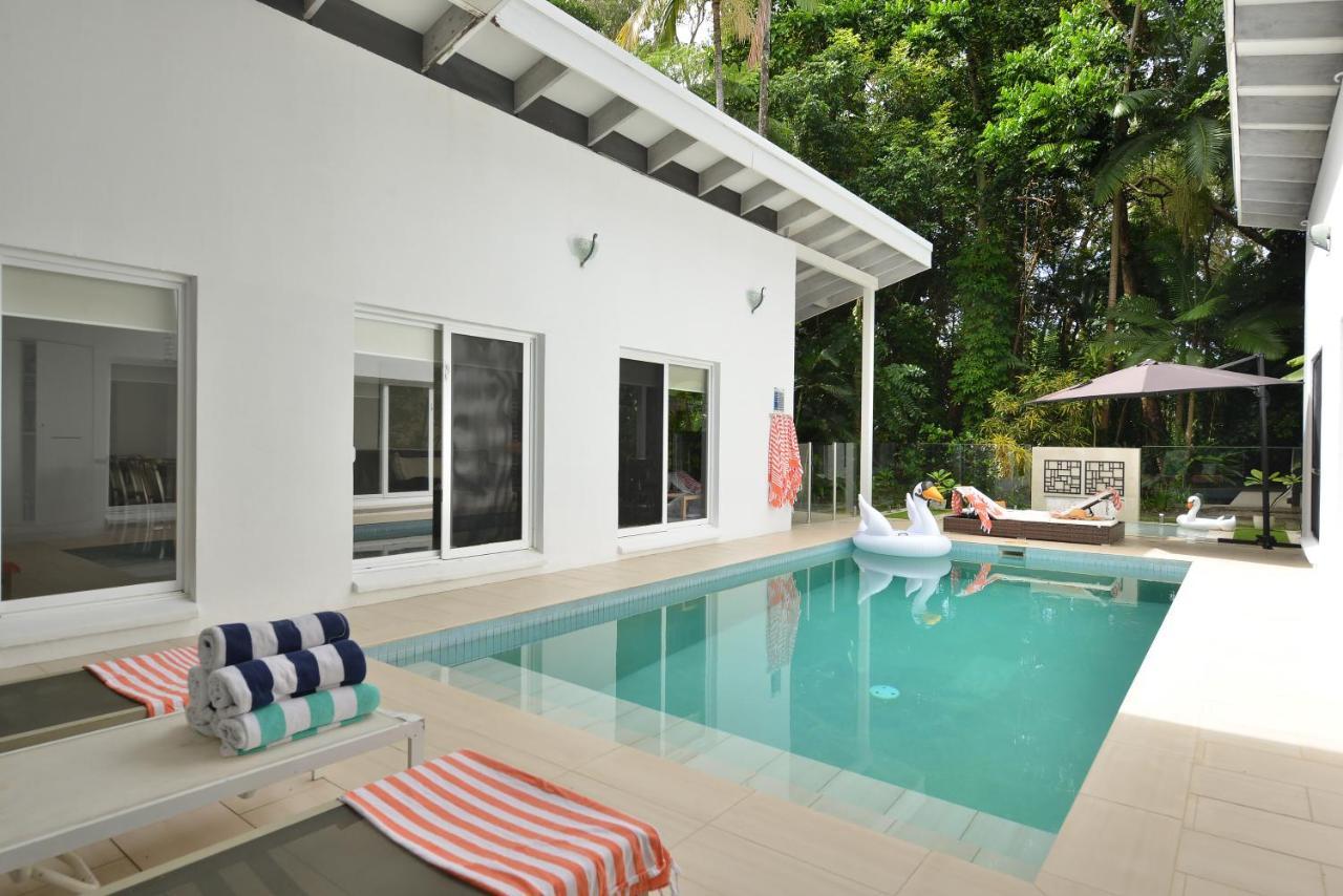 Pavilions In The Palms Heated Pool Short Path To Beach Five Bedrooms Sleeps 14 Port Douglas Exterior photo